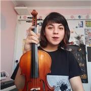 Instructor de Piano con 10 años de experiencia trabajando con niños, jóvenes y adultos